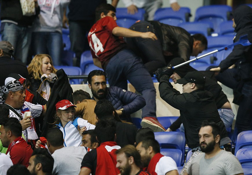 九游网页客户端-今晚辽宁本钢调整名单风云突变波尔图今夜门线救险，赛前里昂临场应变看傻球迷(辽宁男篮今天最新消息)